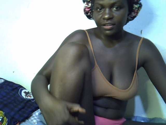African-qeen1