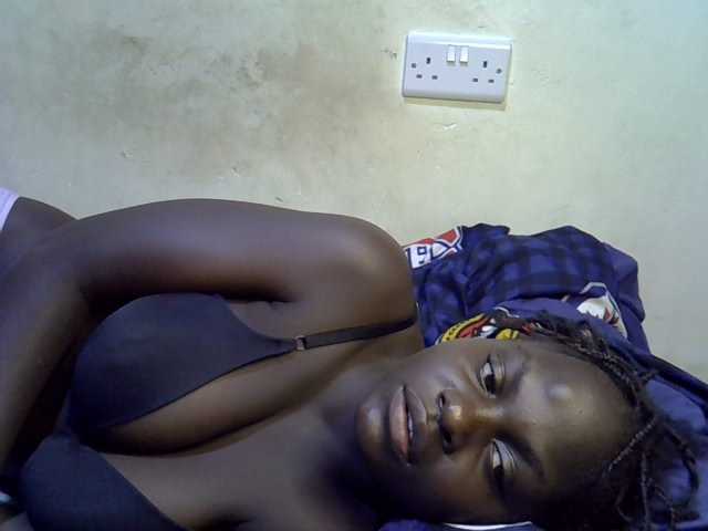 African-qeen1