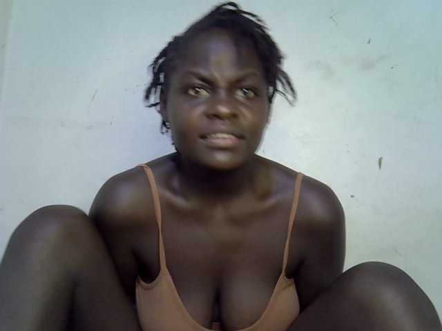 African-qeen1 live cam on BongaCams
