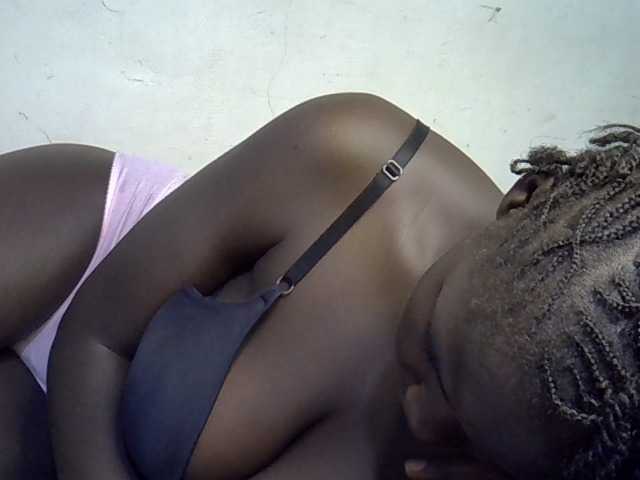 African-qeen1