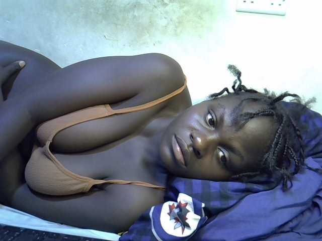 African-qeen1 live cam on BongaCams