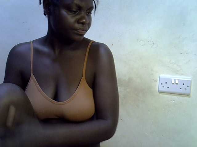 African-qeen1 live cam on BongaCams