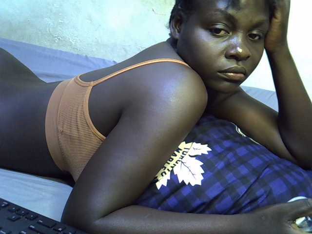 African-qeen1