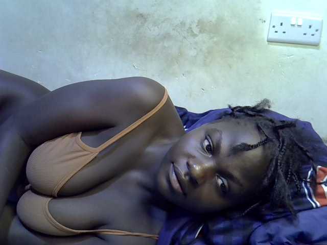 African-qeen1