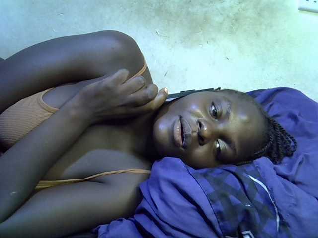 African-qeen1