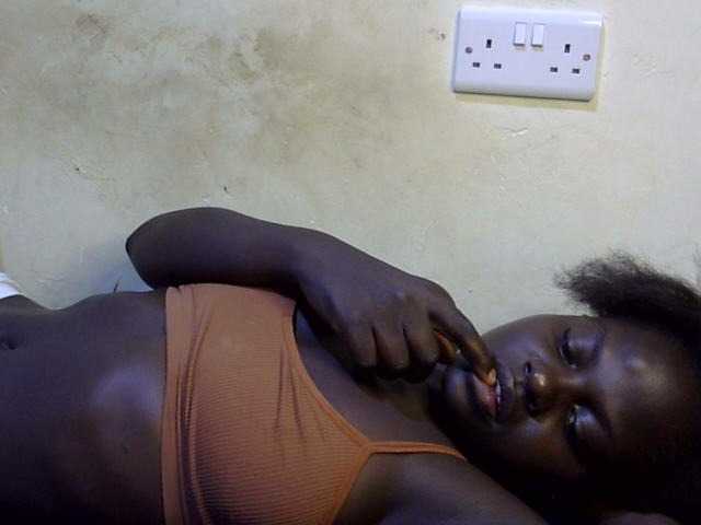 African-qeen1