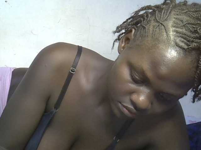 African-qeen1 live cam on BongaCams