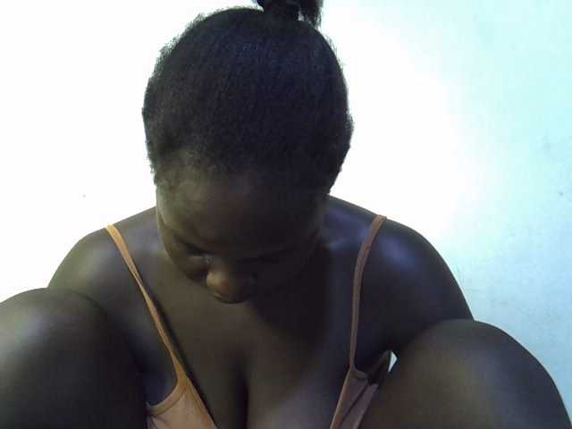 African-qeen1 live cam on BongaCams