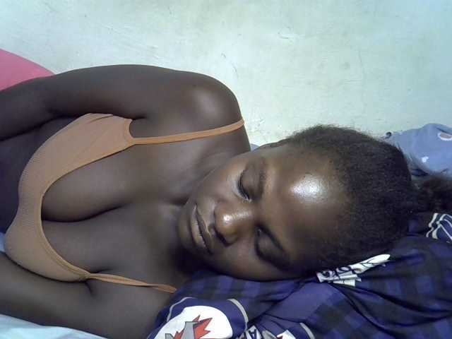 African-qeen1