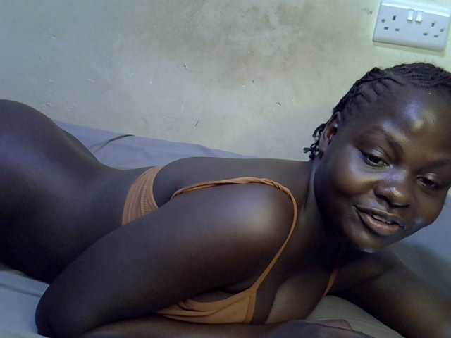 African-qeen1