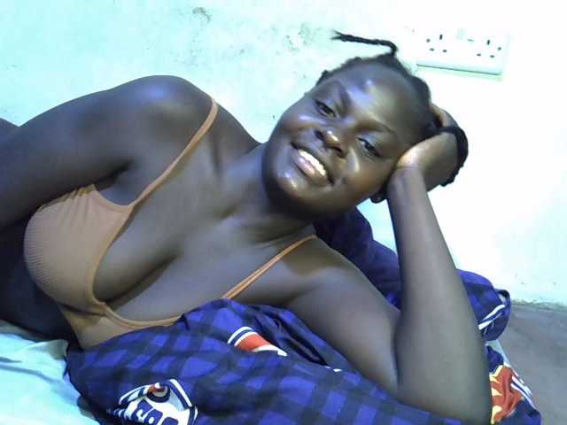 African-qeen1