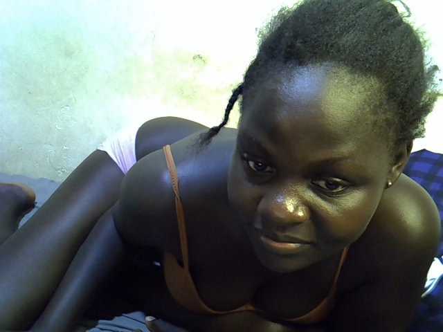 African-qeen1