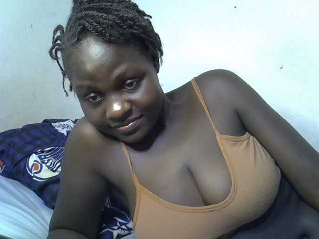 African-qeen1