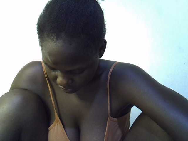 African-qeen1 live cam on BongaCams
