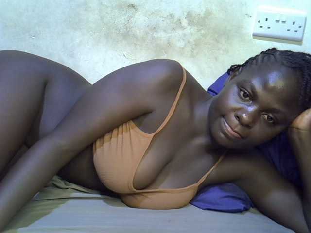 African-qeen1