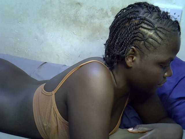 African-qeen1