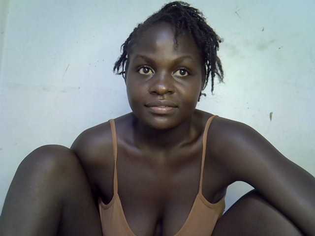 African-qeen1