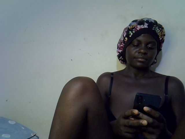 African-qeen1 live cam on BongaCams