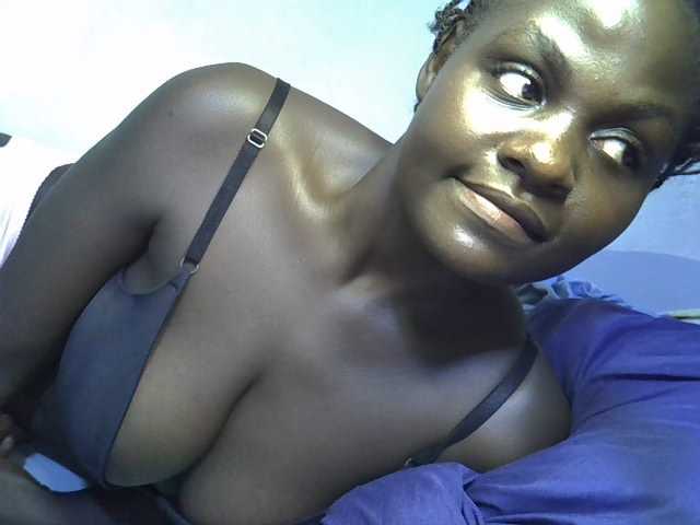 African-qeen1 live cam on BongaCams