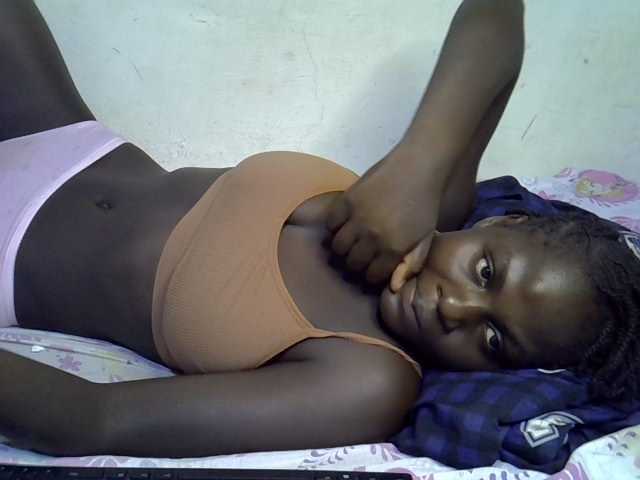 African-qeen1