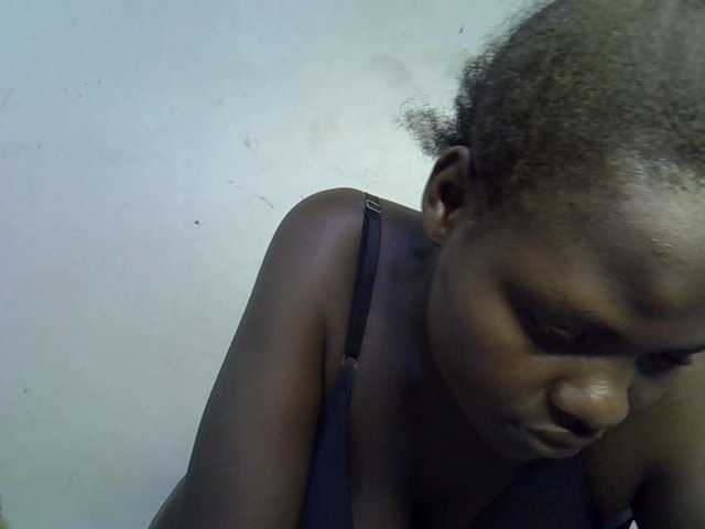 African-qeen1 live cam on BongaCams