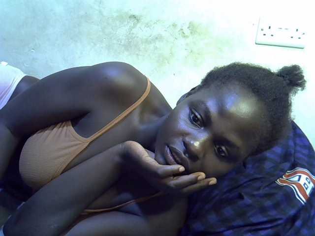 African-qeen1