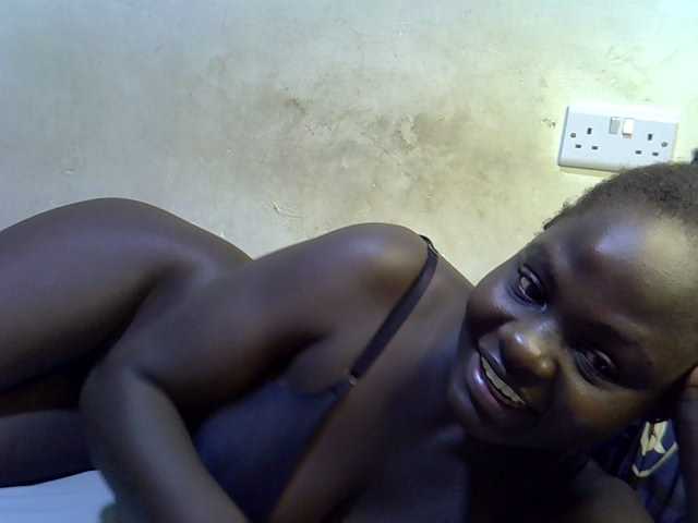 African-qeen1
