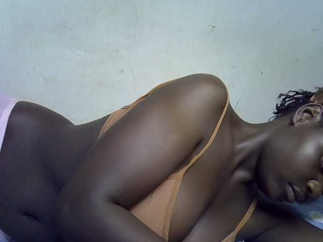 African-qeen1 live cam on BongaCams