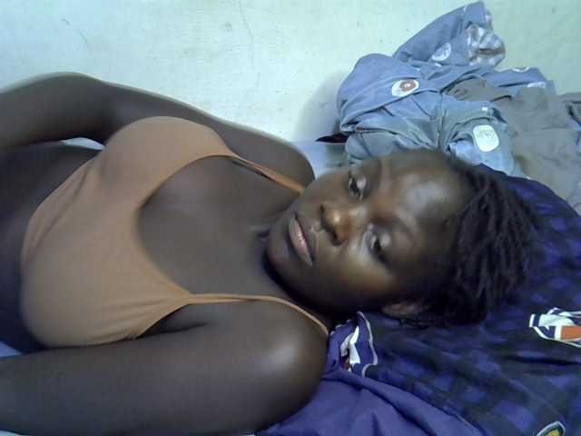 African-qeen1