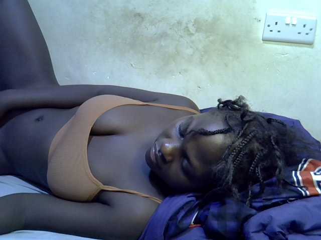 African-qeen1