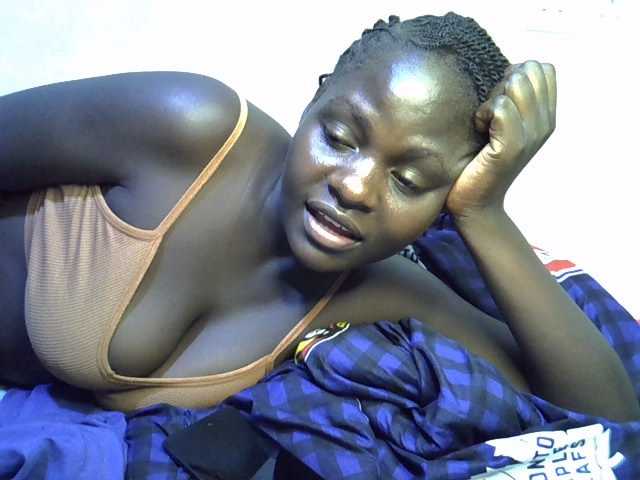 African-qeen1 live cam on BongaCams