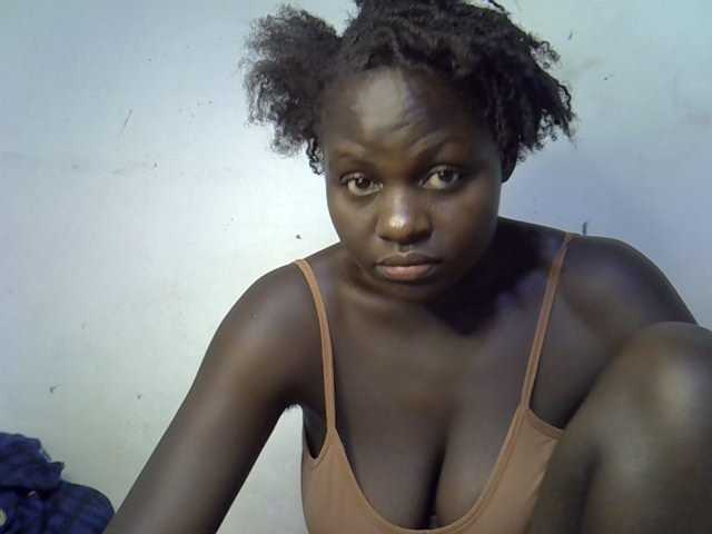 African-qeen1 live cam on BongaCams