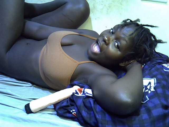 African-qeen1