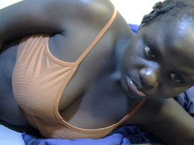 African-qeen1 live cam on BongaCams