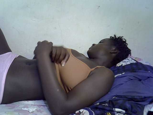 African-qeen1 live cam on BongaCams