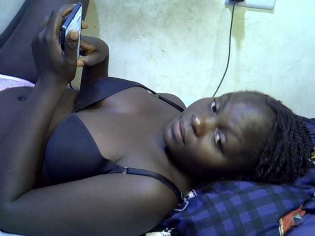 African-qeen1