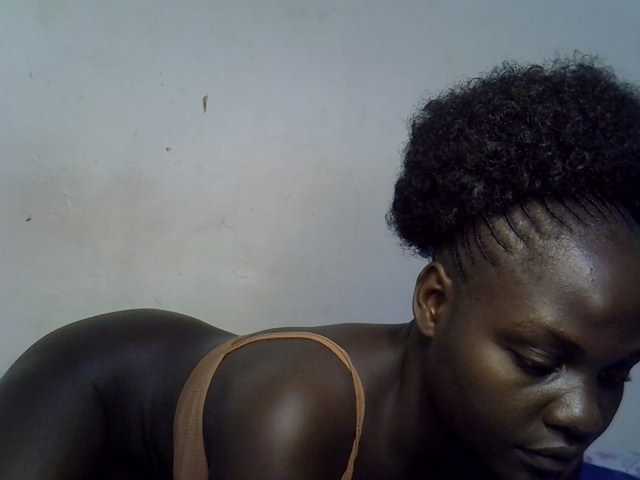 African-qeen1
