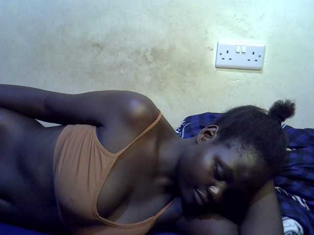 African-qeen1