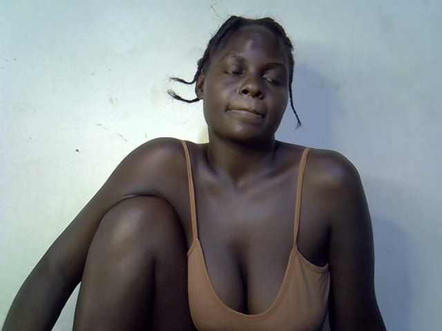 African-qeen1 live cam on BongaCams