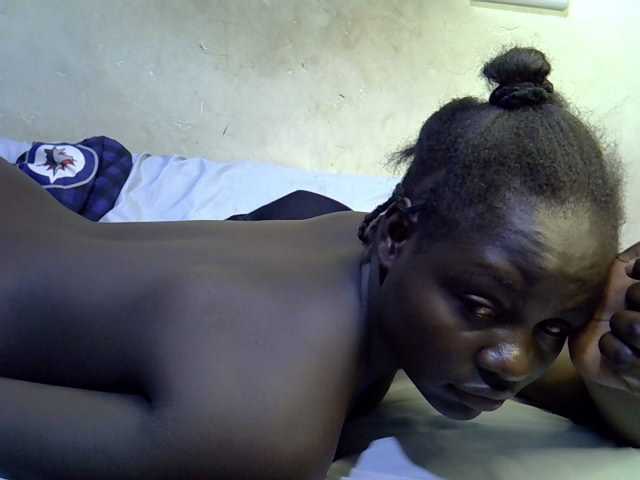 African-qeen1