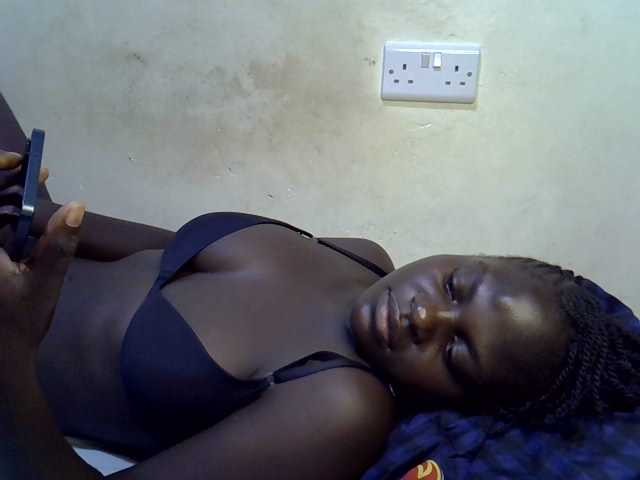 African-qeen1