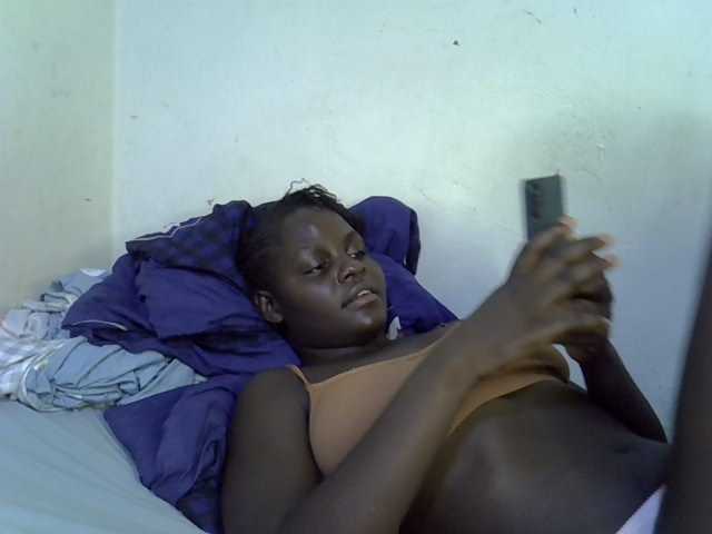 African-qeen1 live cam on BongaCams