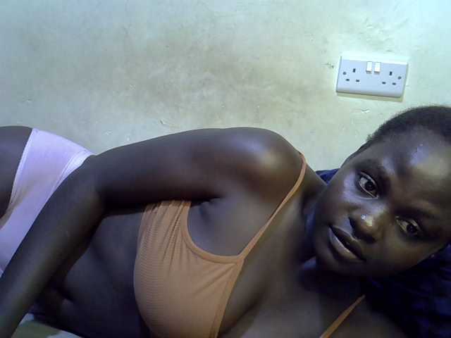 African-qeen1 live cam on BongaCams