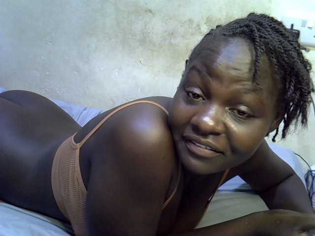 African-qeen1