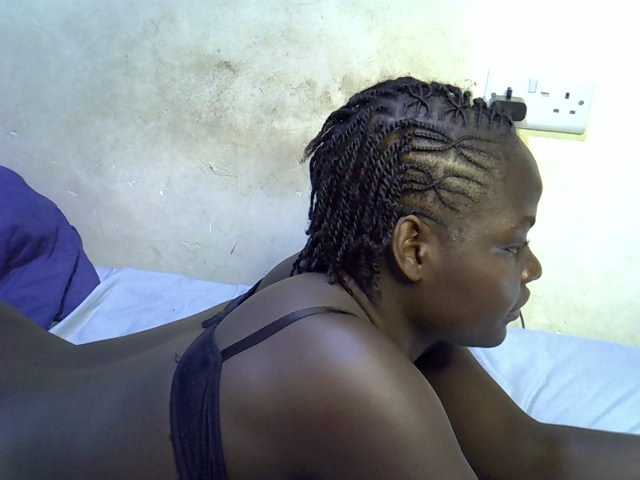 African-qeen1 live cam on BongaCams