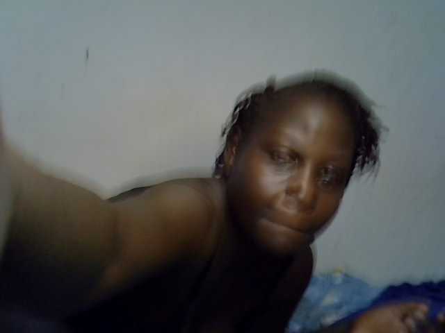 African-qeen1