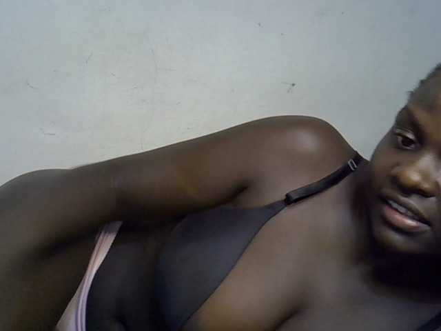 African-qeen1, live now on BongaCams