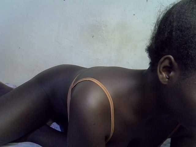 African-qeen1 live cam on BongaCams