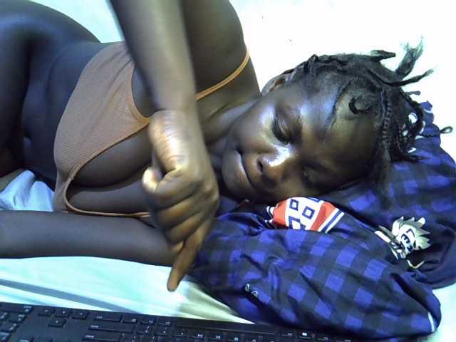 African-qeen1 live cam on BongaCams