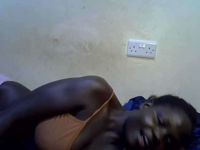 African-qeen1